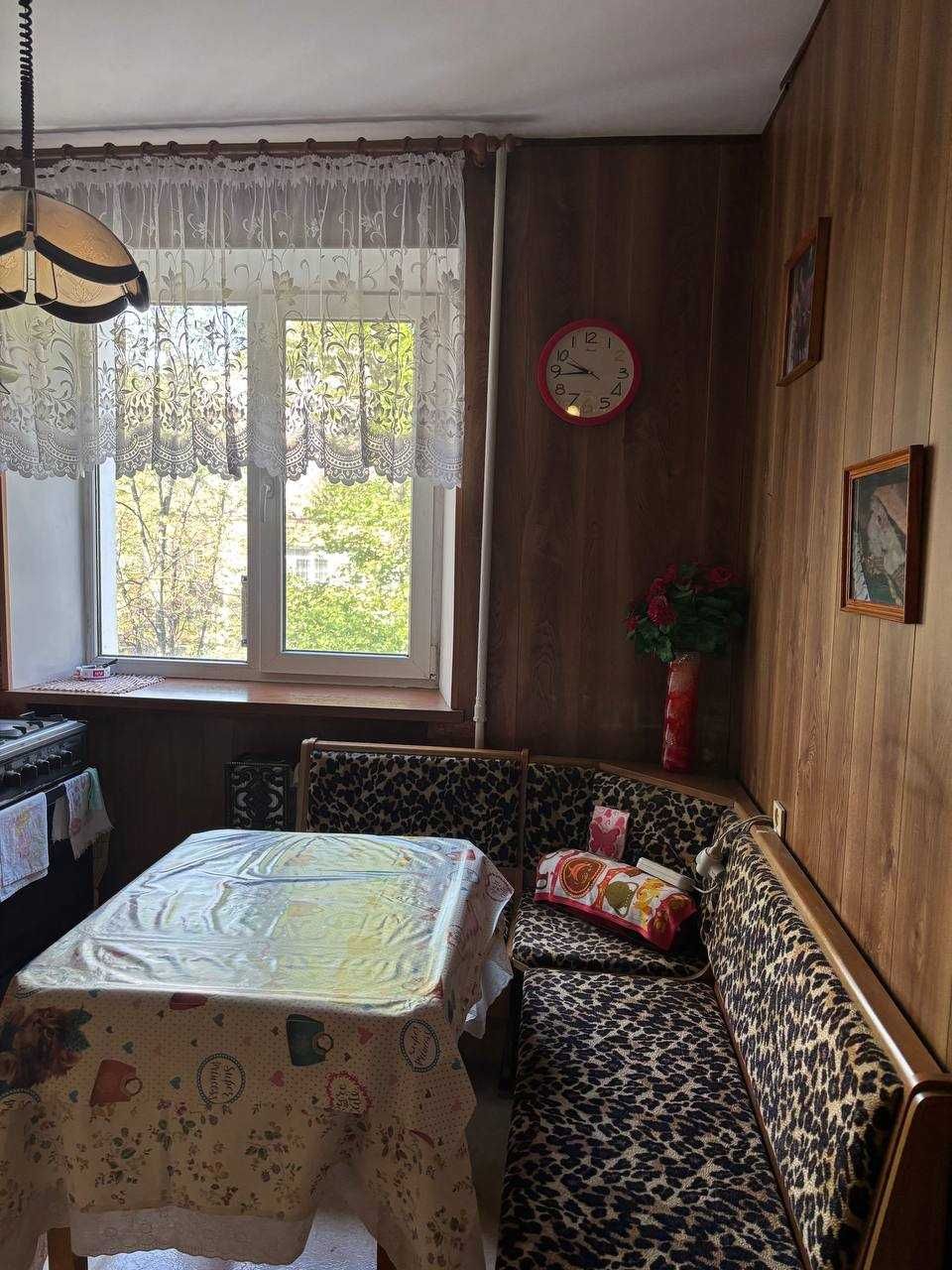 Продам 2 ком. квартиру на   Героев Пограничников 37800у.е
