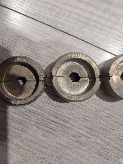 Zestaw 10 matryc  do zakuwania CU do praski Klauke K-22