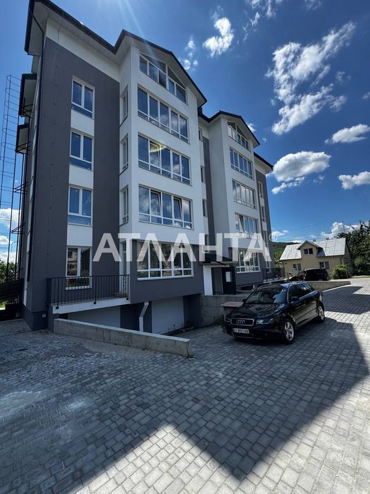 Дворівнева квартира з мансардою у зеленій зоні