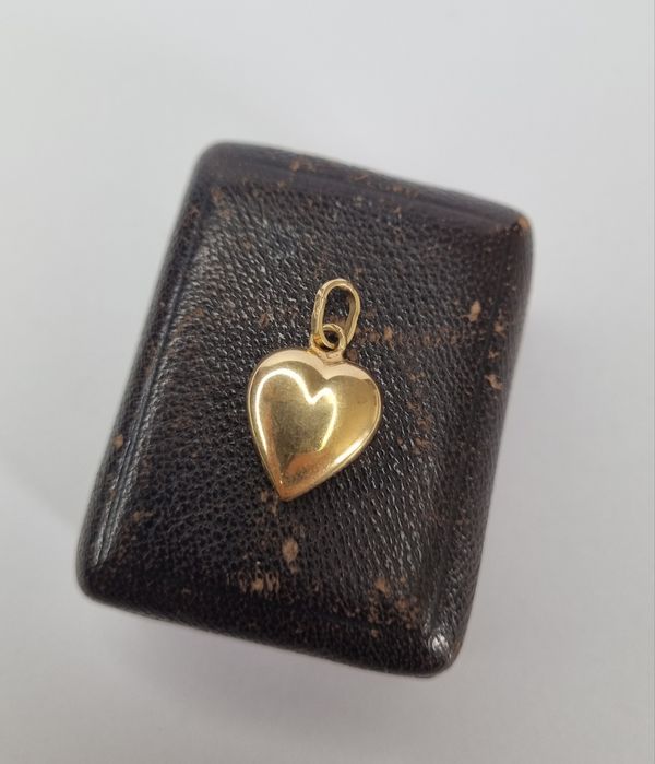 Złota zawieszka serduszko złoto 750