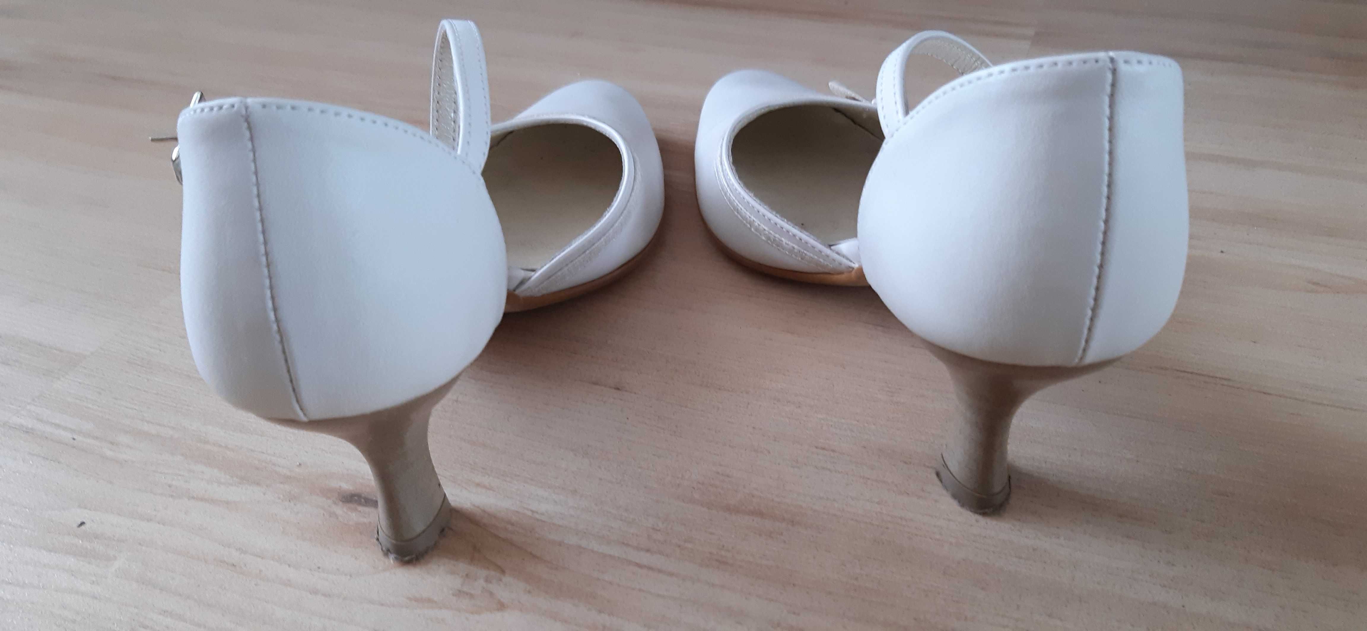 Buty damskie Kotyl r. 37 ecru