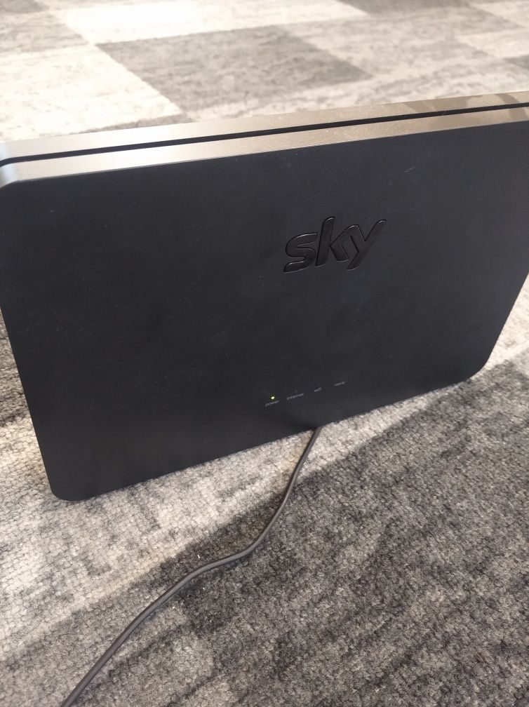 Маршрутизатор Sky Q Broadband Hub 4.