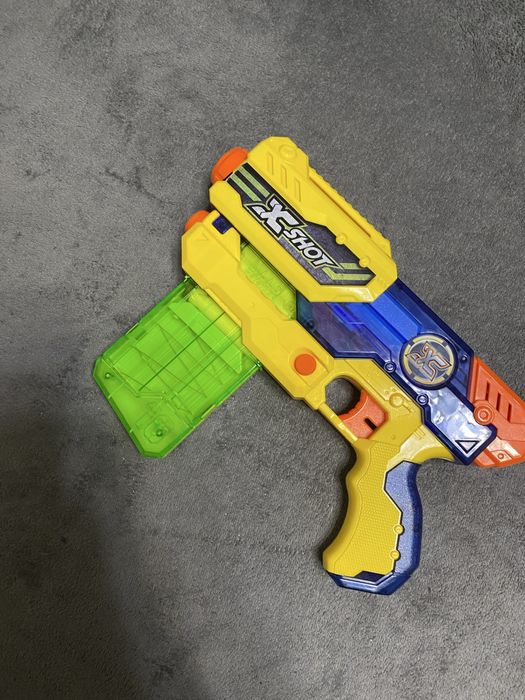 пистолет бластер с пульками мякими