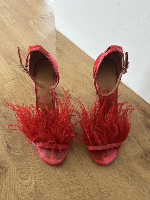 Sukienka Paris Valtadoros projektant czerwona hiszpanka bufiaste rękaw