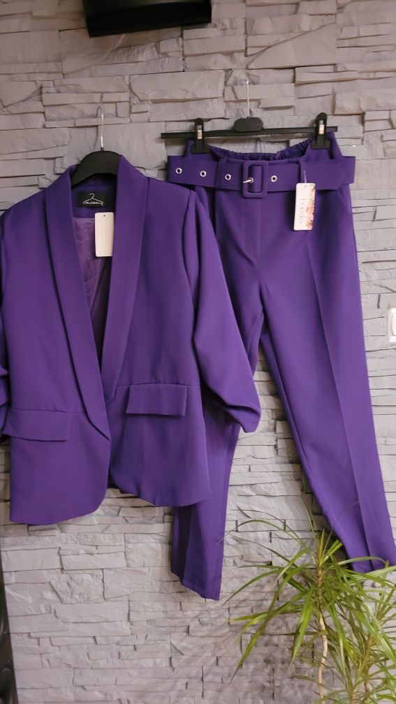 Nowy garnitur spodnie, pasek, marynarka fiolet rozmiar 36 S