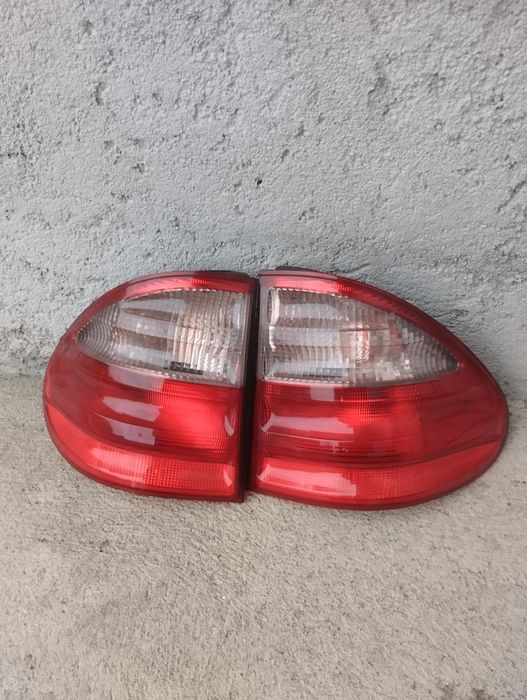 Farolim traseiro Mercedes E modelo W210