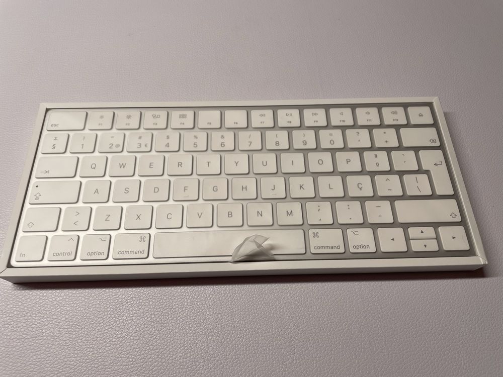 Apple Magic Keyboard Layout PT