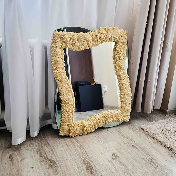 Duże lustro vintage DIY zdobione pianką w stylu boho