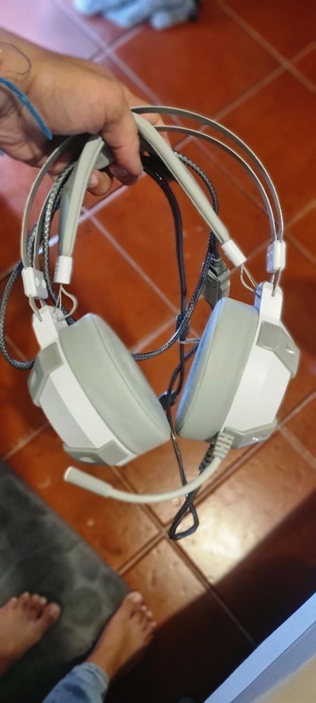 Vendo teclado + fones gaming