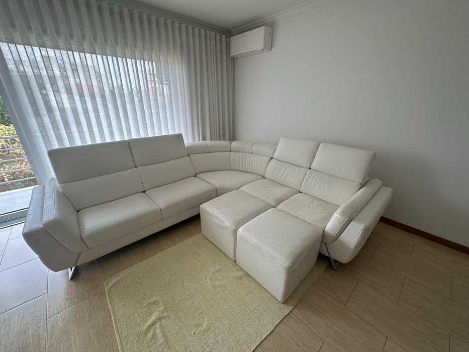 Vendo Sofá muito espaçoso (7 lugares)