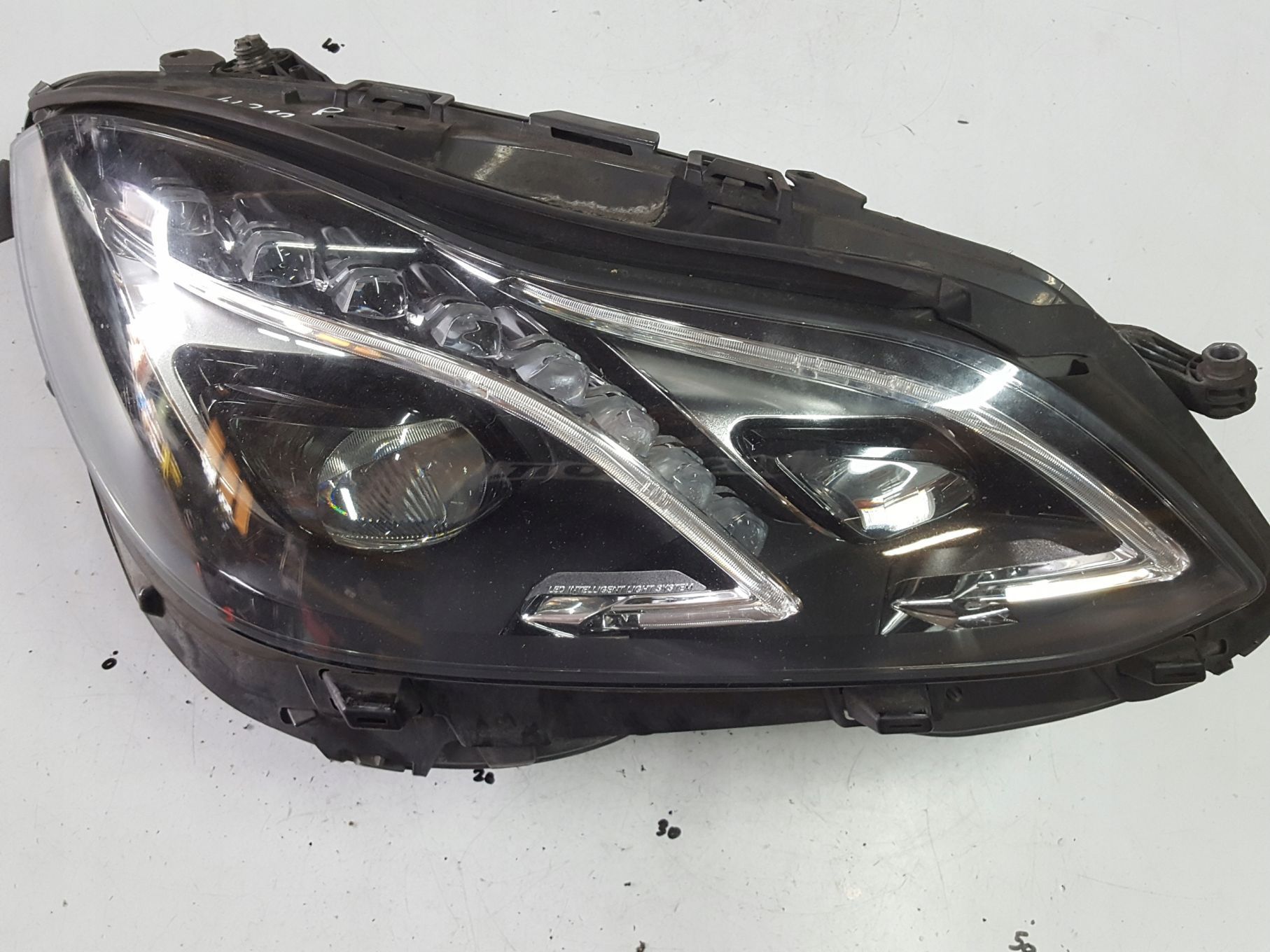 MERCEDES E KLASA W212 LIFT 12-16r LAMPA LED ILS PRAWA PRZÓD A2129063003