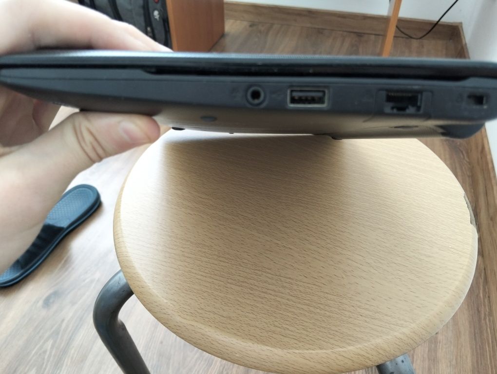 Laptop Asus windowsem 7