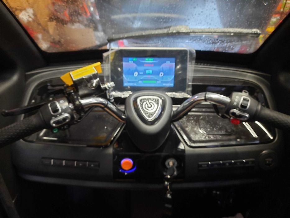 Samochód na dowód kat. AM motorower 2os Nowy RATY Frost ARIEL elektryk