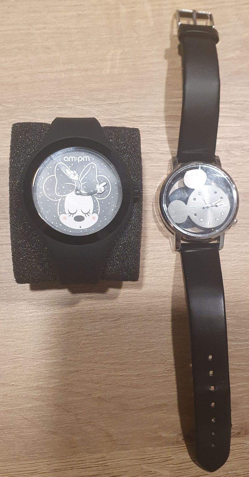 Zegarek z kolekcji Mickey Mouse am••pm w pudełku wraz z drugim