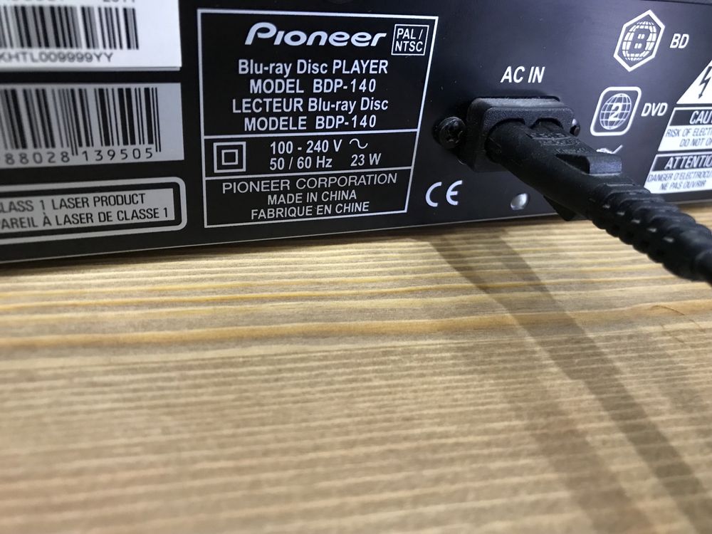Amplituner  wzmacniacz Pioneer VSX-521 Odtwarzacz Blu-Ray BDP-140