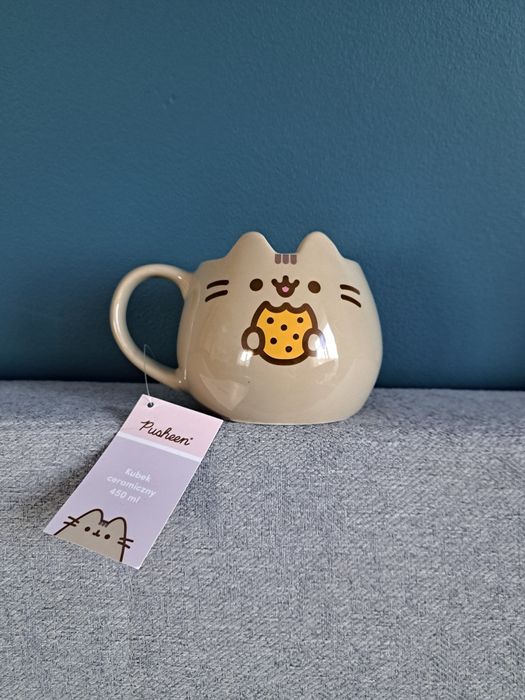 Kubek Pusheen z ciasteczkiem