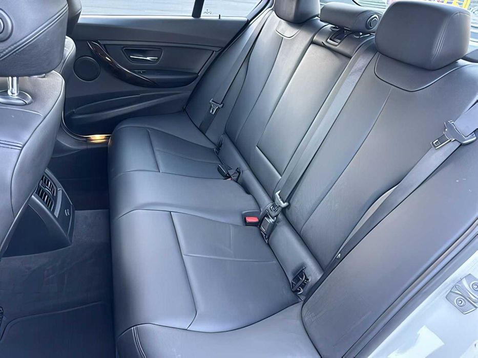 BMW 3 Series      2015