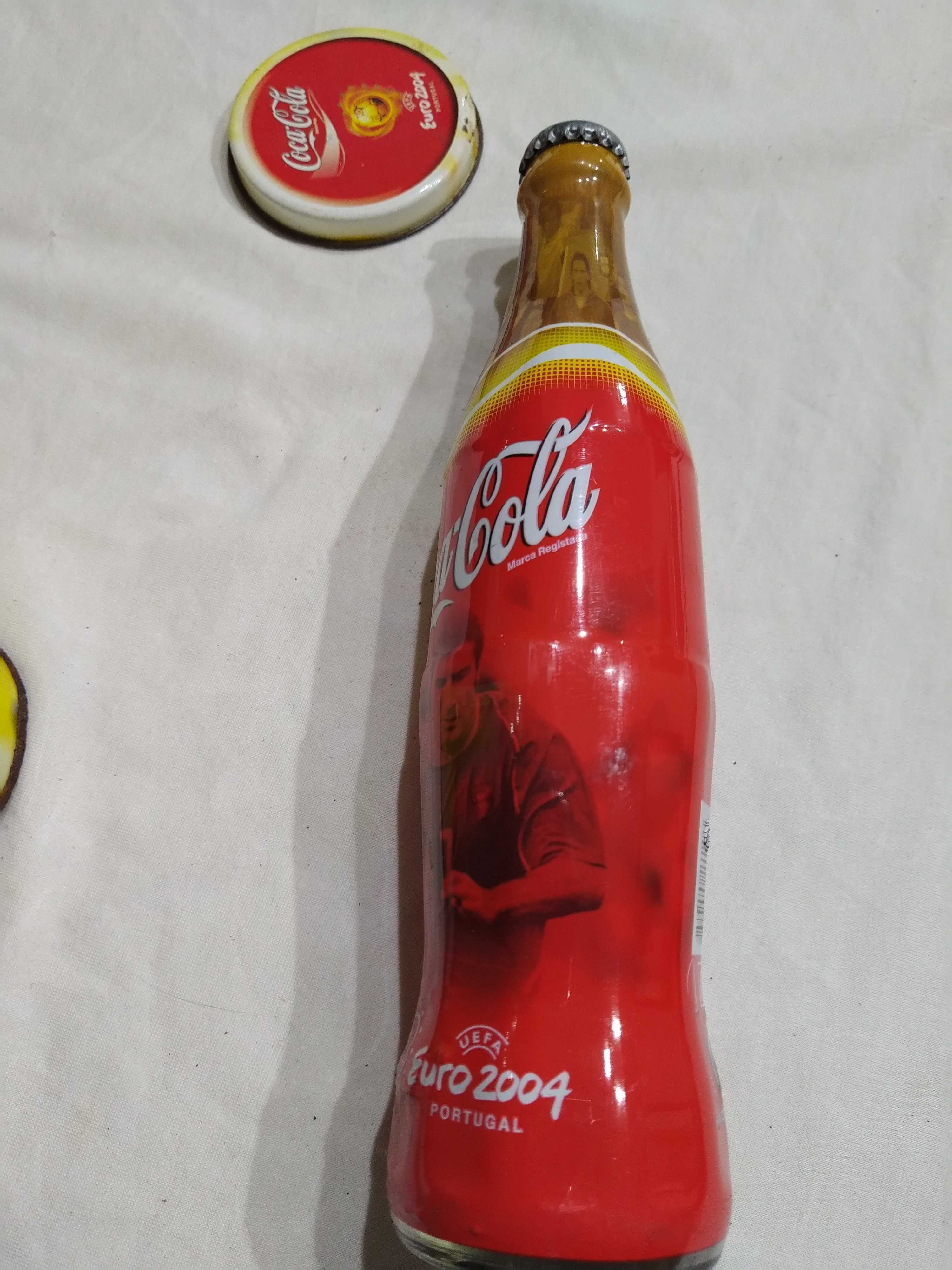 Lata com garrafa de coca-cola cheia Euro 2004