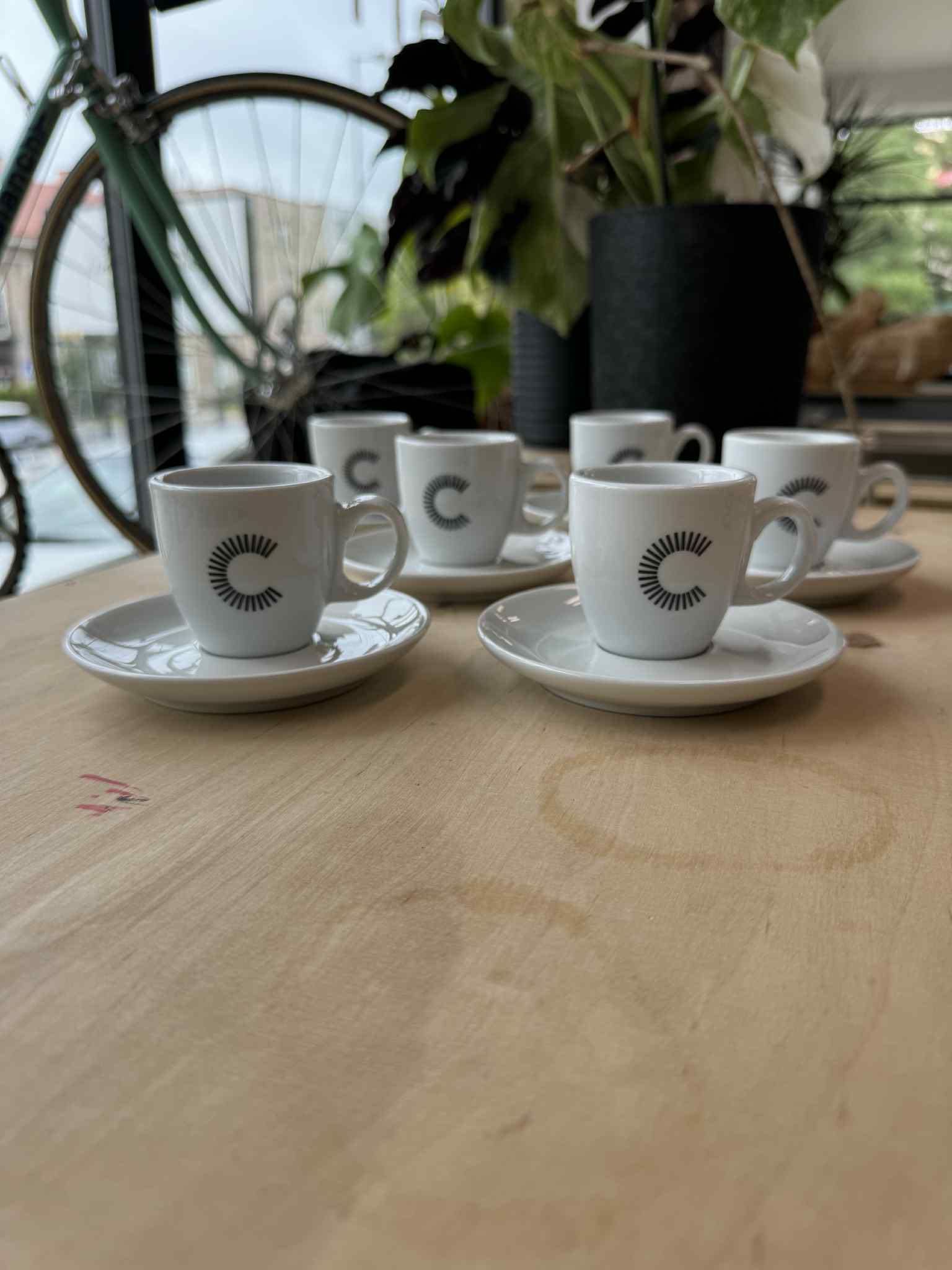 6 Filiżanek Cannondale ze spodkami do kawy espresso