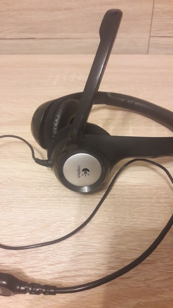 Słuchawki Logitech z mikrofonem
