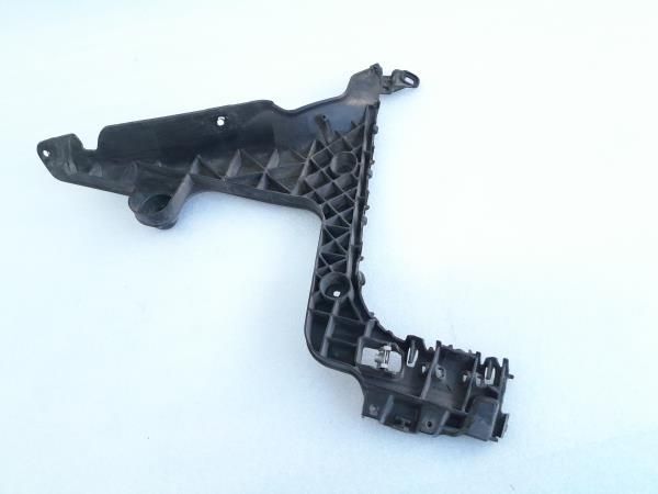 Guia de pára-choques trás direita AUDI A3 Sportback (8PA)