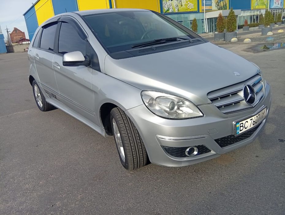 Mercedes B 180 2.0 дизель Автомат