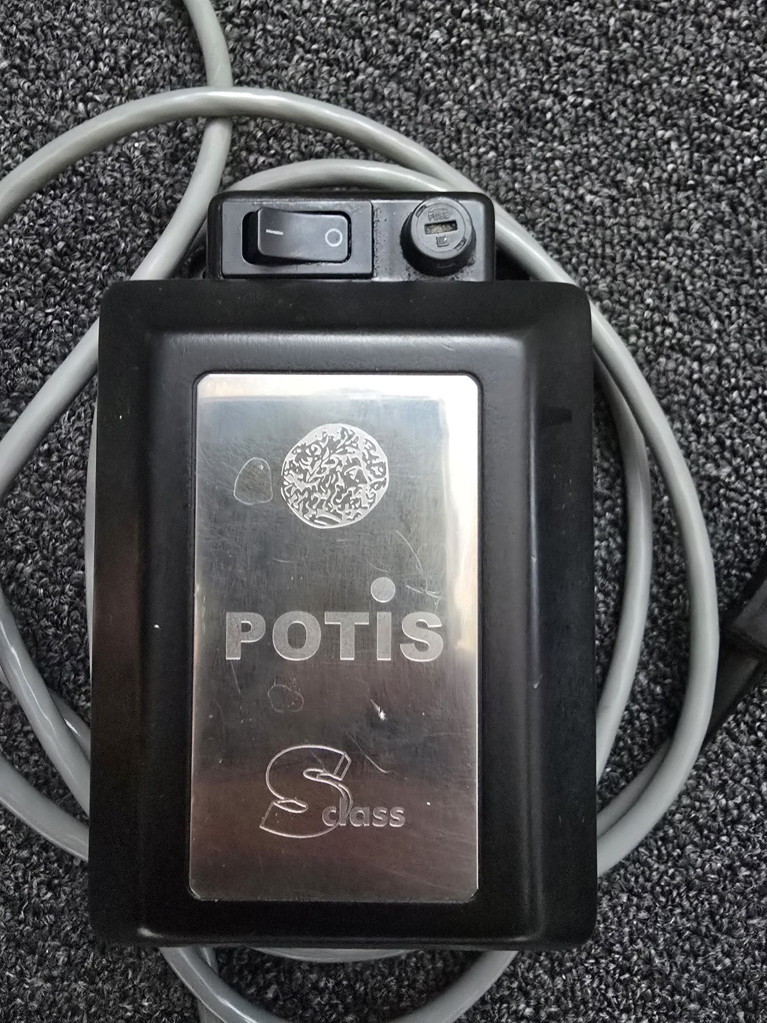 Nóż potis S150 plus