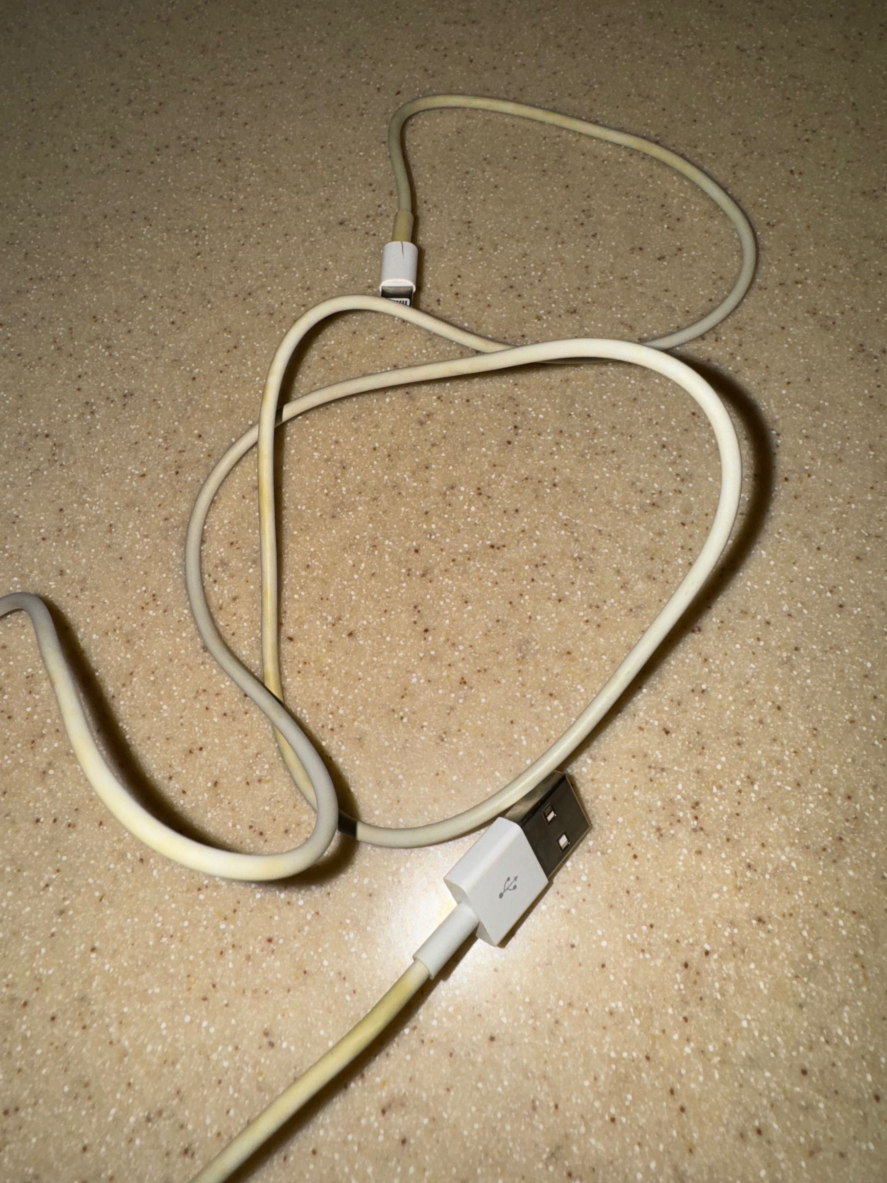 Кабель Apple Lightning to USB 1 м (MXLY2ZM/A)