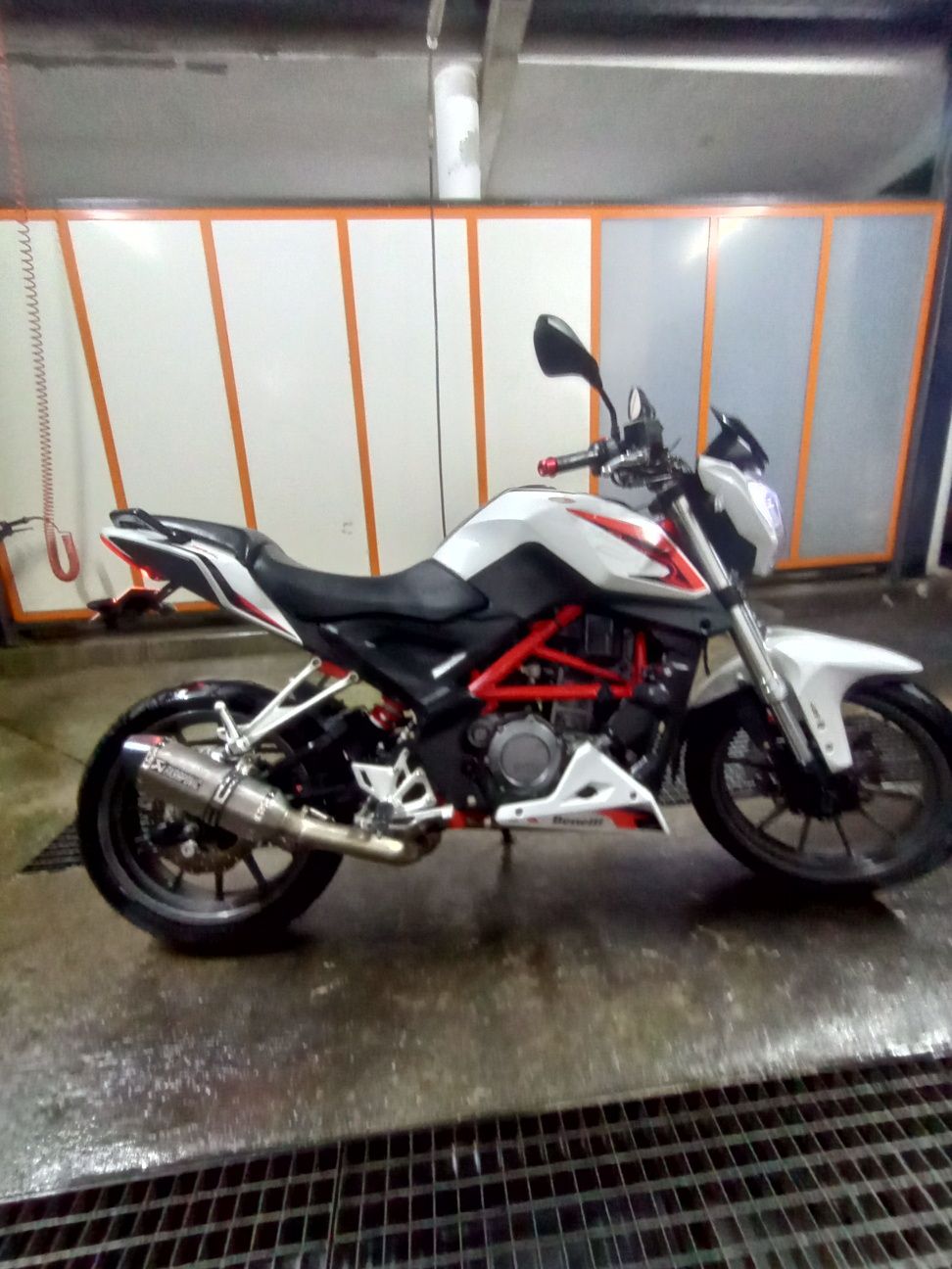 Benelli 251  ano 2017 (29 mil quilómetros)
