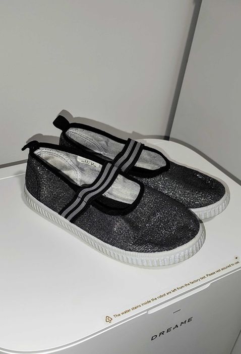 Kapcie na gumkę dla dziewczynki rozm. 30