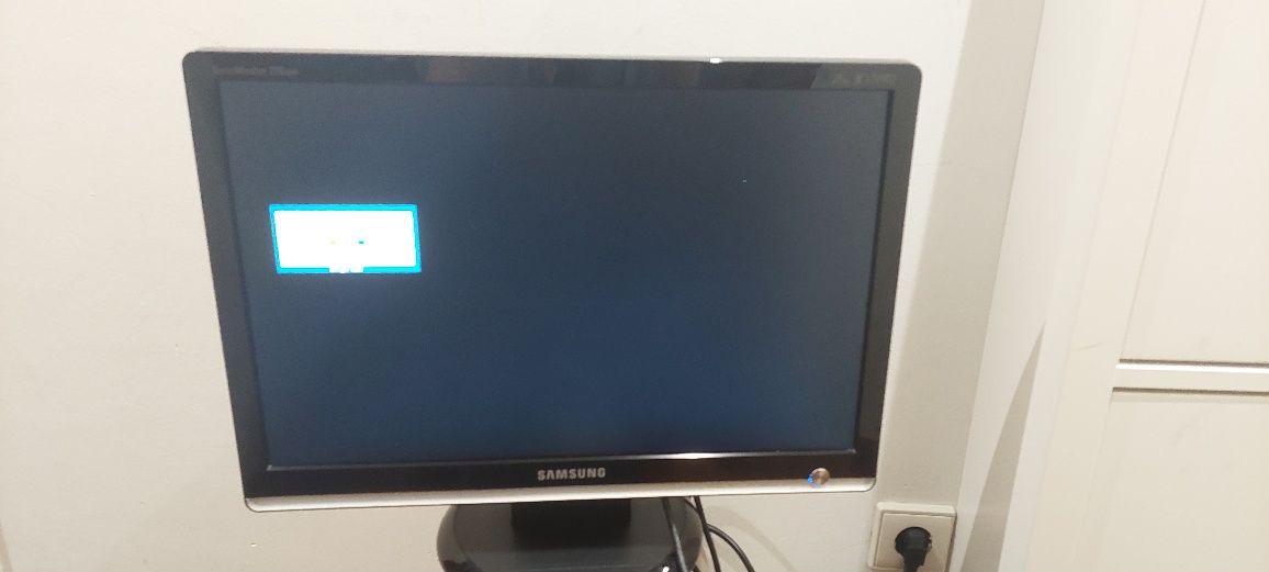 Computador HP + Monitor Samsung Faltam cabos que ligam PC ao monitor