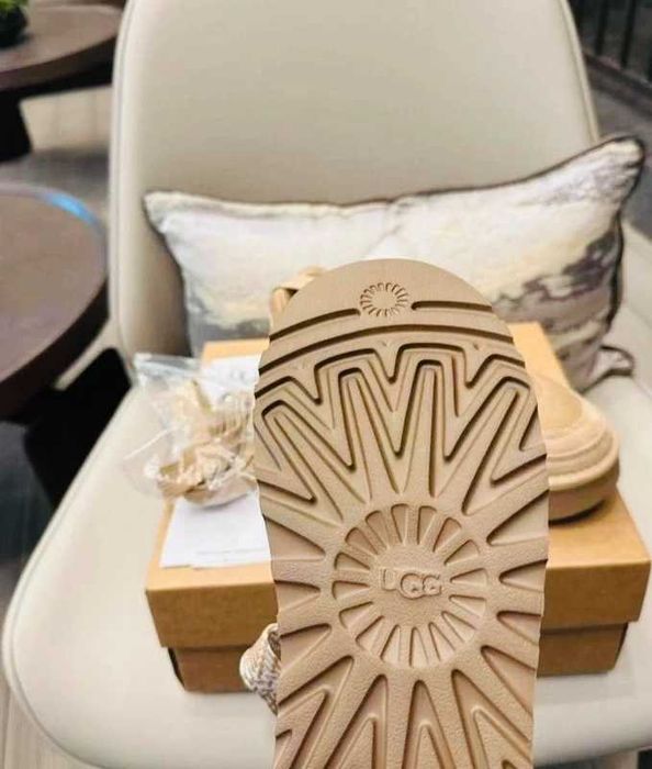 UGG Classic Ultra Boot.38