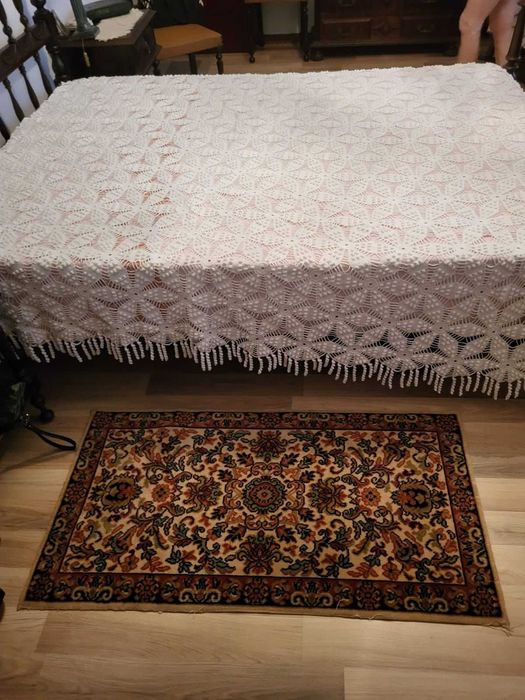 Colcha em renda feita à mão