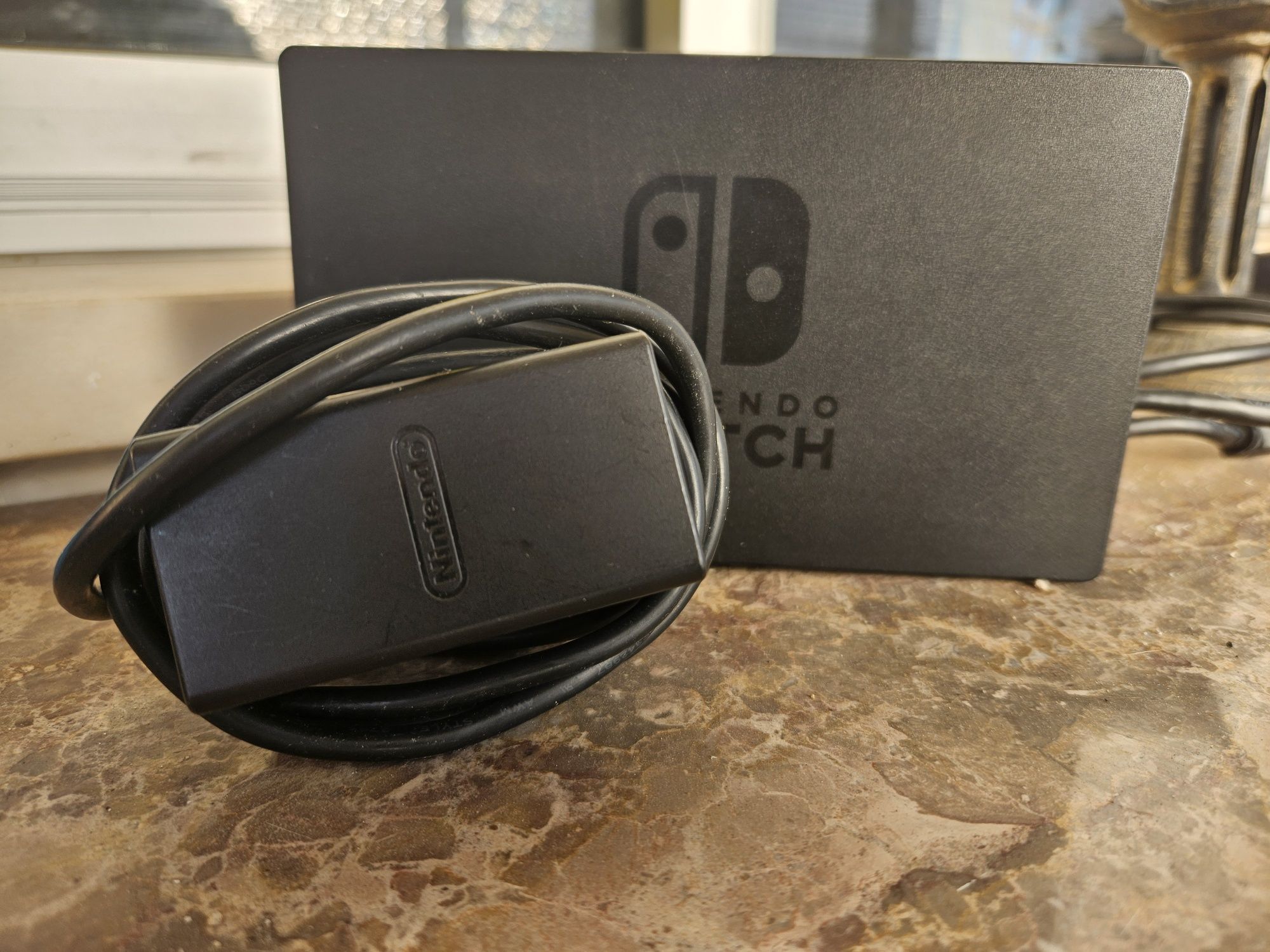 Nintendo Switch v1 + Acessórios + Zenda Breath of the Wild (cartucho)
