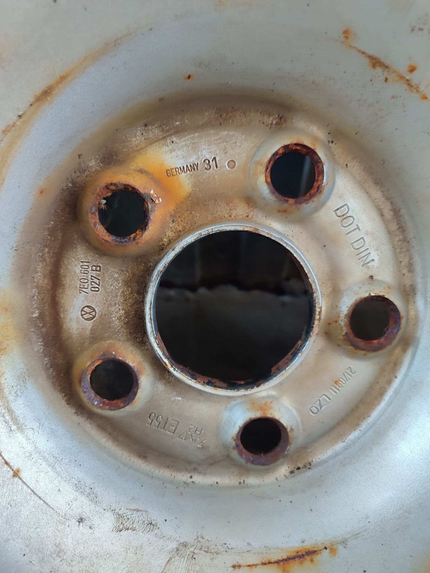 Диски металеві r17 volkswagen Т5 -т6. 5.120