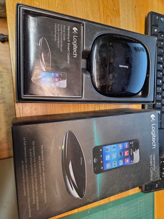 Pilot uniwersalny Logitech Harmony Hub Smart Control