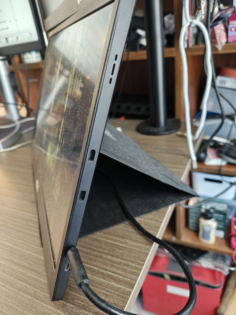 Monitor portátil AOC 16T2