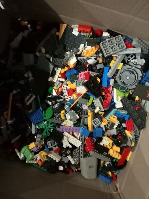 Конструктор Лего 240грн за один кг.