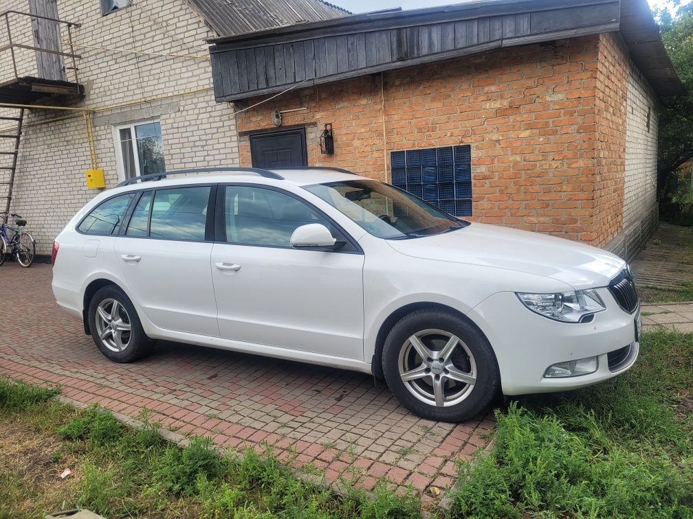 Продам Шкоду Суперб 2.   1.6 tdi