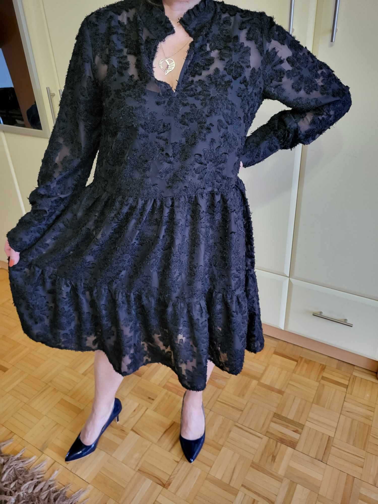 Elegancka czarna ,luźna sukienka z falbankami Second Female roz.38-44