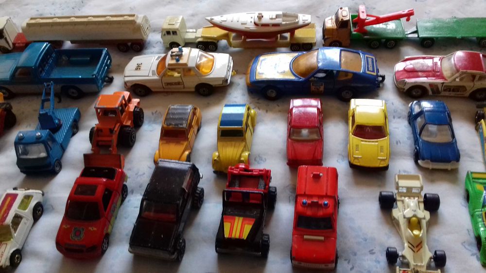 Carrinhos miniatura Majorette, Matchbox,Tomica,Corgi , outros