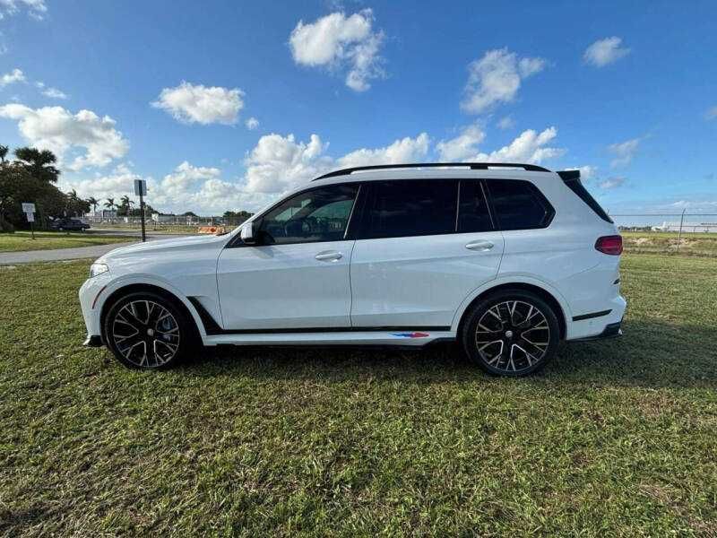 2021    BMW    X7