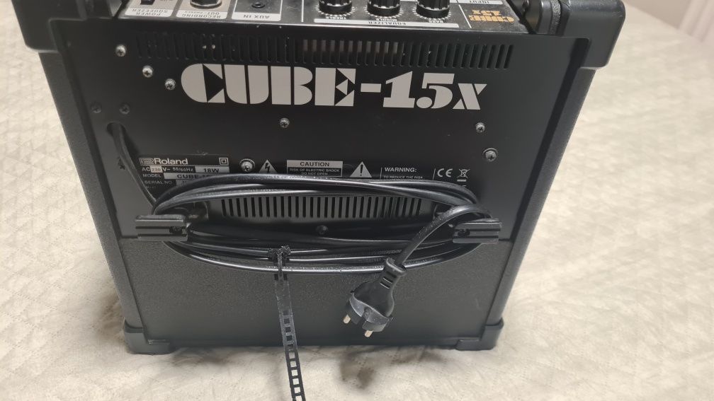 Amplificador Roland Cube 15x