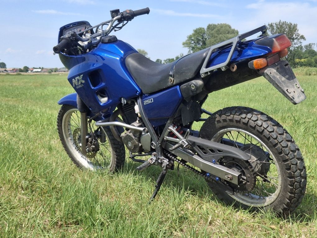 Honda nx 250 dominator