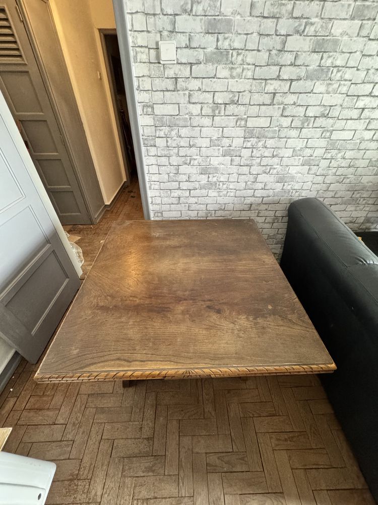 Mesa de madeira quadrada extensivel