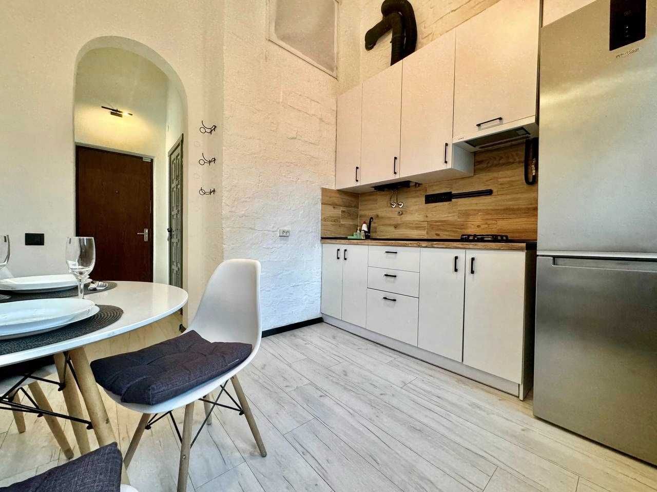 ApartPoltava СУЧАСНІ апартаменти з високою стелю. подобово\погодинно