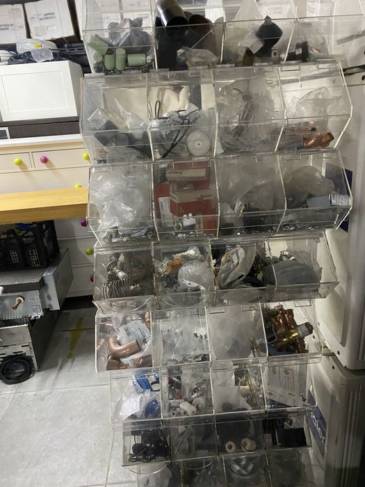 Estantaria Wurth e material refrigeracao