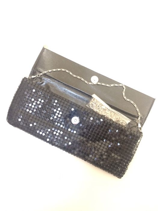 Clutch Preta de Lantejolas