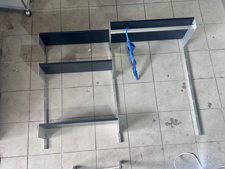 Regał ścienny Vitsoe 606 Dieter Rams czarny