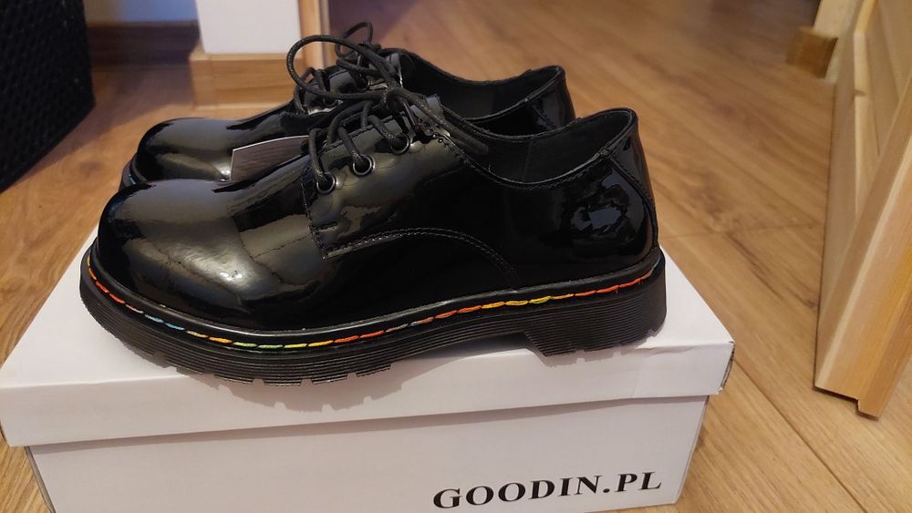 Nowe buty skóra naturalna